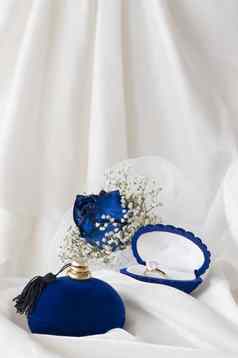 蓝色的玫瑰婚礼环