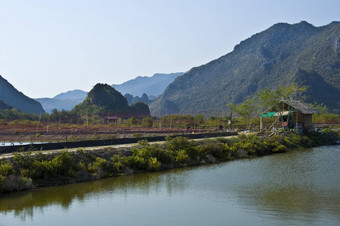 考县山 姆ROI哎呀