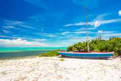 钓鱼船热带海滩加勒比