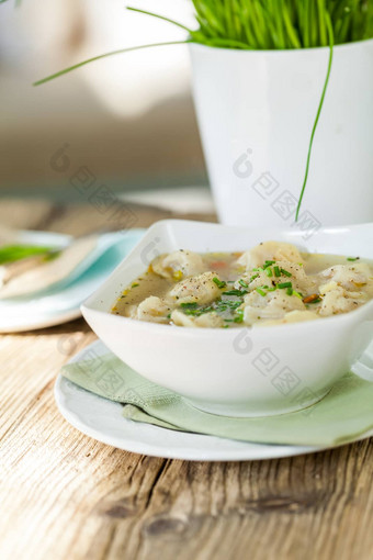 菜风味极佳的猪肉意大利饺子肉汤水饺俄罗斯