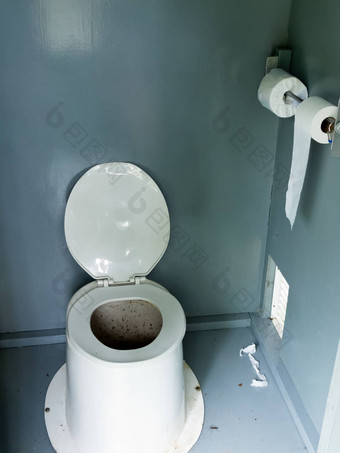 肮脏的营地面厕所厕所内部厕所。。。