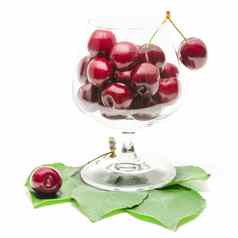 樱桃浆果水果清晰的葡萄酒杯绿色新鲜的叶子