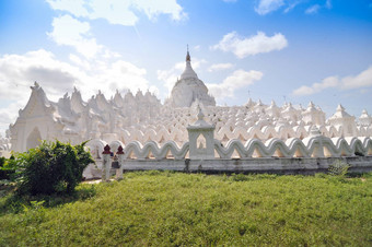 新百米亚泰因丹帕亚寺庙之后,我得到曼德勒缅甸