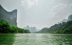 桂林河岩溶山景观yangshuo