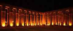 卢克索寺庙晚上埃及