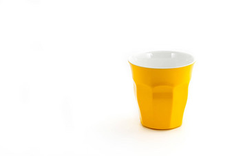 黄色的杯玻璃牛奶咖啡水合适的野餐