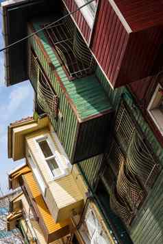 色彩斑斓的街场景狭窄的房子画历史房子伊斯坦布尔法蒂奇