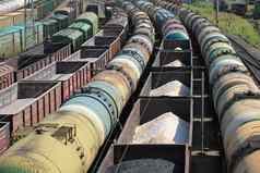 运输石油产品铁路