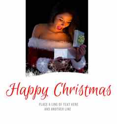 复合图像漂亮的浅黑肤色的女人圣诞老人装开放礼物