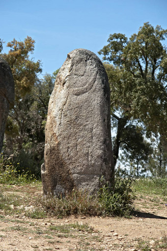 巨石纪念碑环状列石埃武拉
