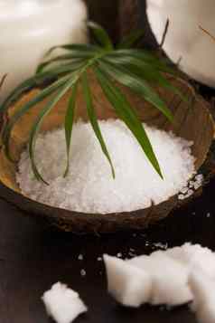 椰子树浴椰子海盐