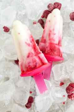 树莓冰淇淋冰棍