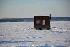 冰上钓鱼小屋