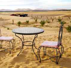 表格座位沙漠撒哈拉沙漠摩洛哥非洲黄色的沙子