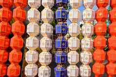 色彩斑斓的挂纸灯笼节日泰国