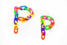字母创建色彩斑斓的塑料链