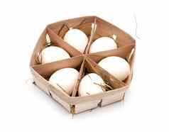鸡蛋生态盒子孤立的白色背景前视图