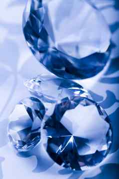 钻石宝石明亮的色彩斑斓的语气概念