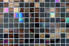 色彩斑斓的马赛克瓷砖墙