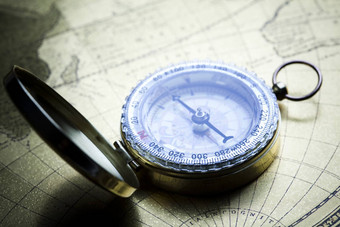 古董导航设备指南针