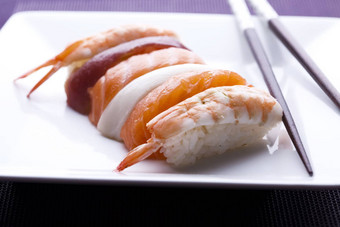 日本寿司海鲜卷大米