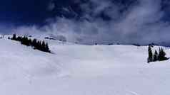 开放滑雪地形高高山