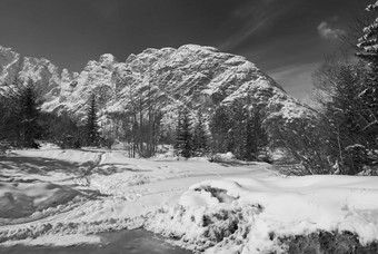 雪白云石山脉山意大利