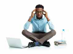 非洲美国大学学生压力坐着移动PC