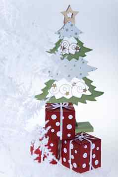 圣诞节树装饰物色彩斑斓的饱和首页概念