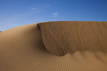 撒哈拉<strong>沙漠沙漠</strong>merzouga色彩斑斓的充满活力的旅行主题