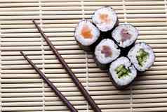 寿司美味的传统的日本食物