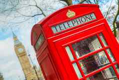 著名的红色的电话展位伦敦