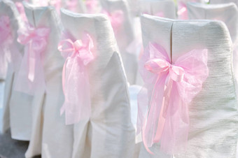 装饰婚礼椅子粉红色的弓