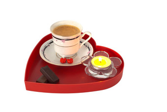 浪漫的早餐巧克力红色的心形状的托盘