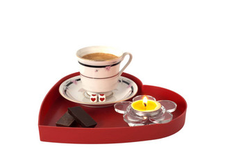 浪漫的早餐<strong>巧克力</strong>红色的心形状的托盘