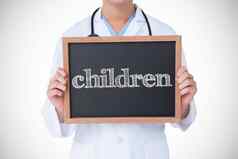 孩子们医生显示黑板上
