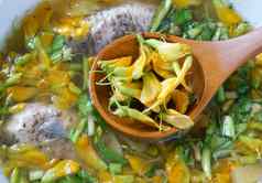 越南食物酸鱼蔬菜汤