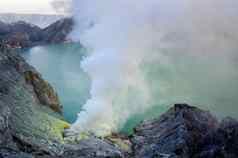 官网火山旅行目的地印尼