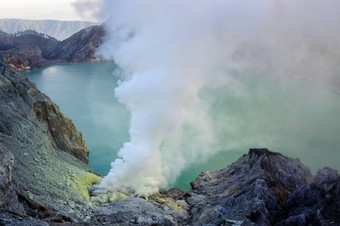 官网火山旅行目的地印尼