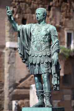 雕像caesari神经八月罗马意大利