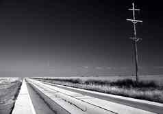 水平黑色的白色柏油路高速公路西弗敦德州