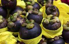 异国情调的水果紫色的山竹果