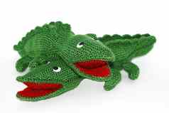 一对绿色鳄鱼玩具