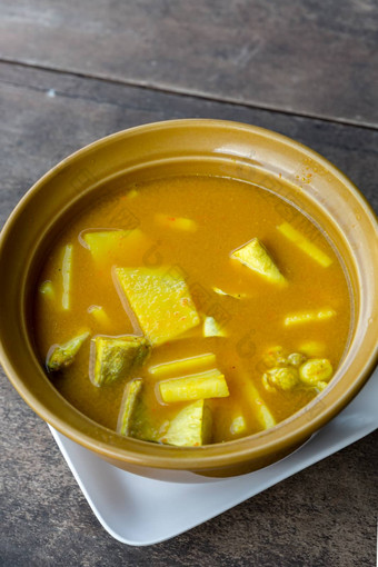 黄色的辣的汤