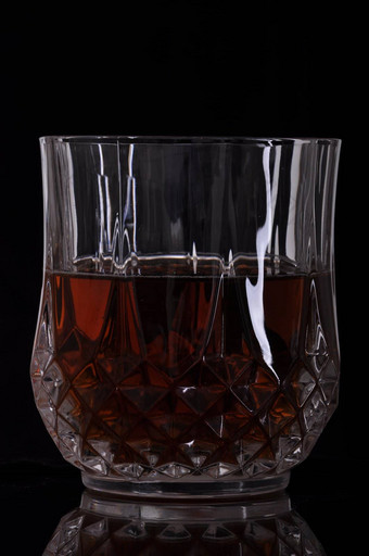 玻璃<strong>威士忌</strong>