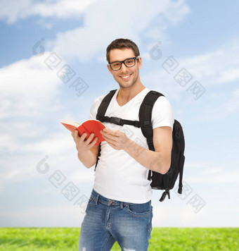 旅行学生背包书