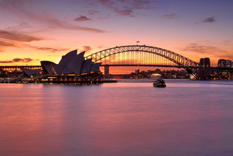 壮观的日落悉尼港口