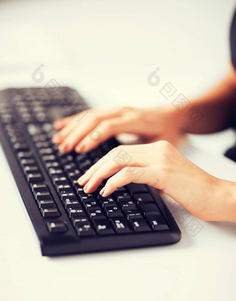 女人手打字键盘