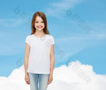 微笑女孩白色空白t恤