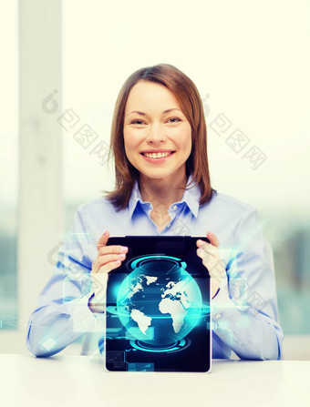 微笑女商人平板电脑电脑